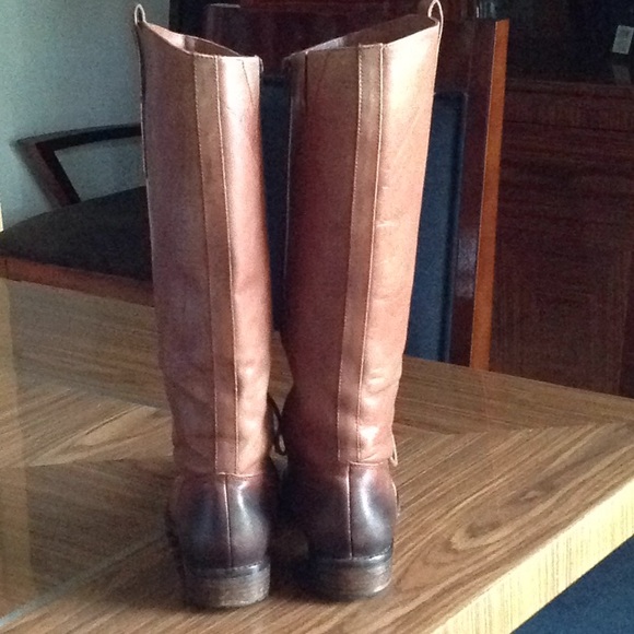 🍂⭕️🍂 Saks Fifth Avenue - Cognac Leather Boots - Picture 3 of 8